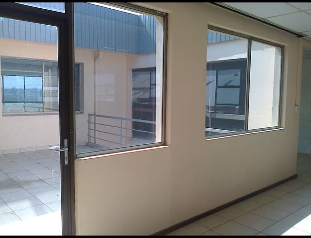 Office property to rent in ANDERBOLT